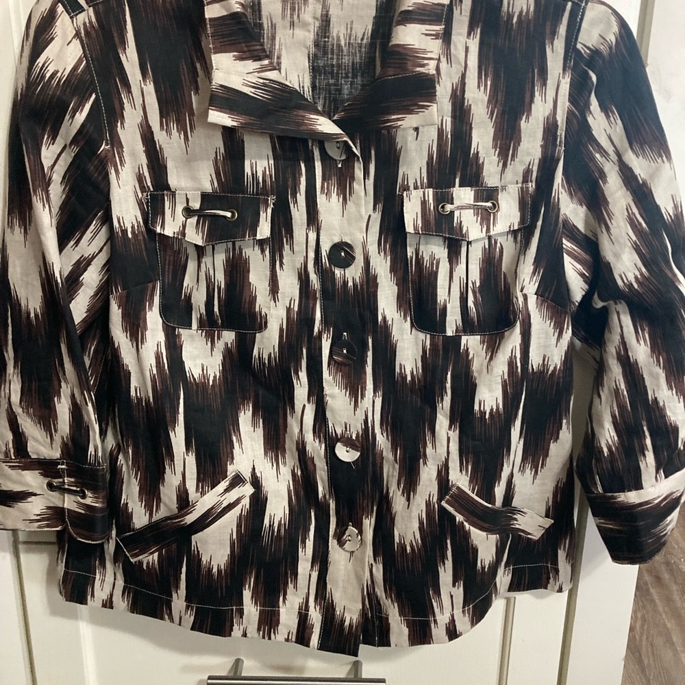 Chico's Black and White Blazer with Dynamic Print